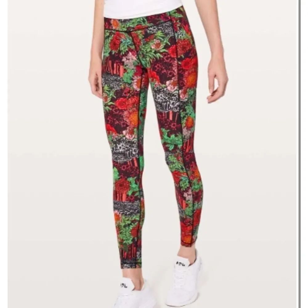 Like New! Lululemon Wunder Under Hi-Rise Legging Zen Garden Multi in size 6